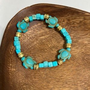 Nautical themed bracelet in turquoise with sea turtle beading